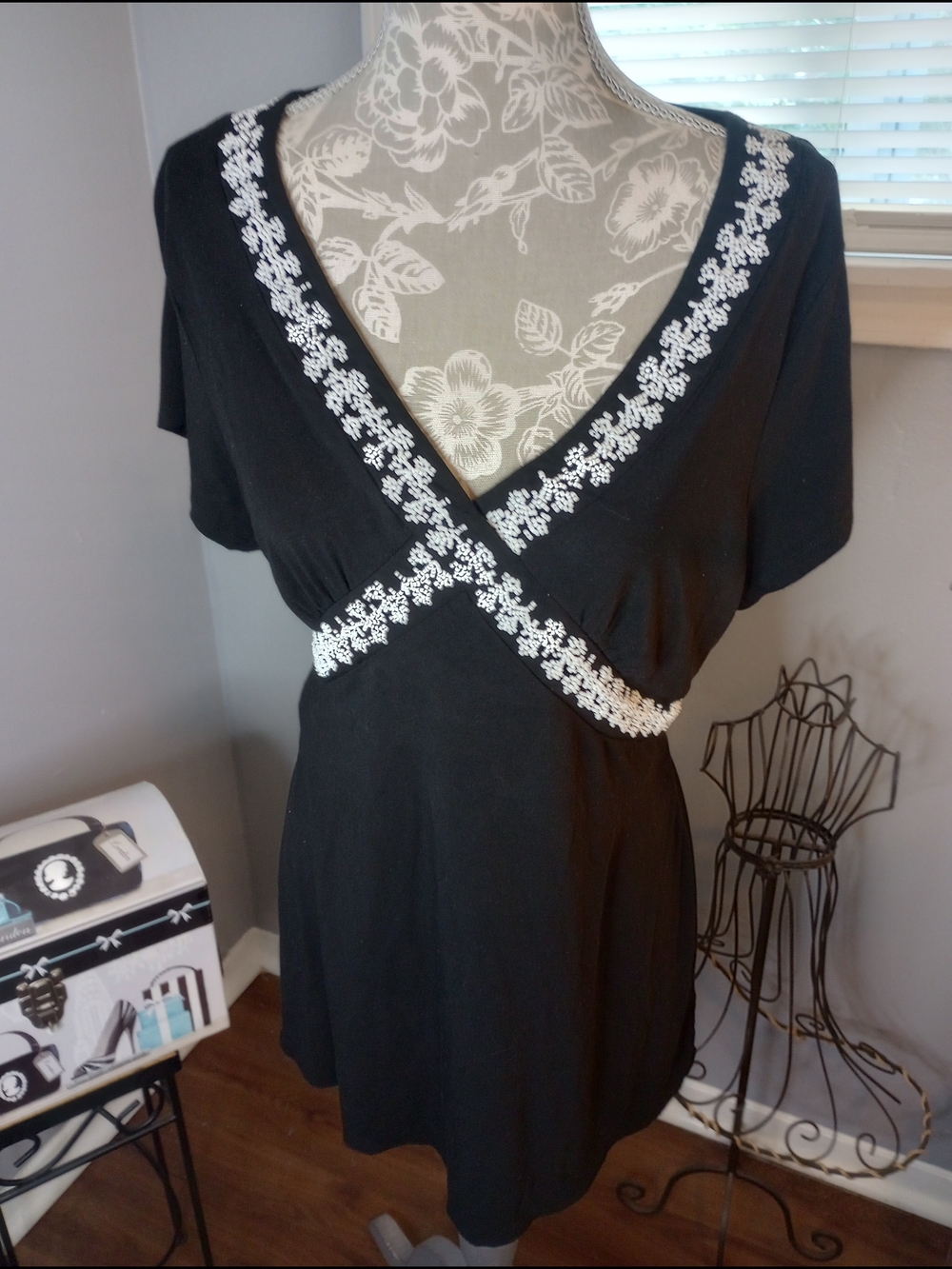 Black Women's Top with White Bead Trim Style & co